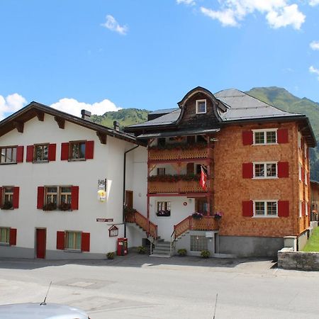 Hotel Pez Regina Lumbrein Exteriör bild