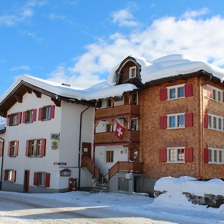 Hotel Pez Regina Lumbrein Exteriör bild