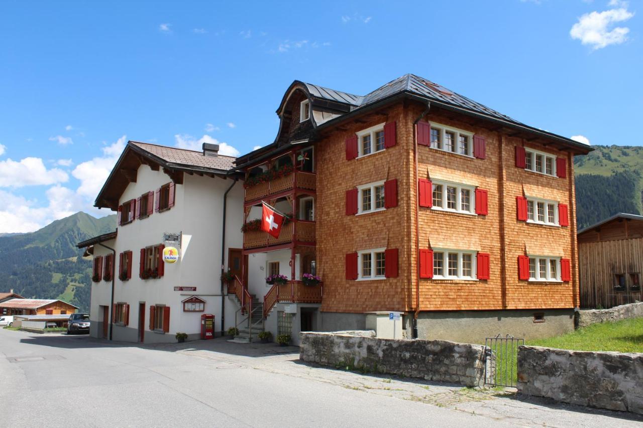 Hotel Pez Regina Lumbrein Exteriör bild