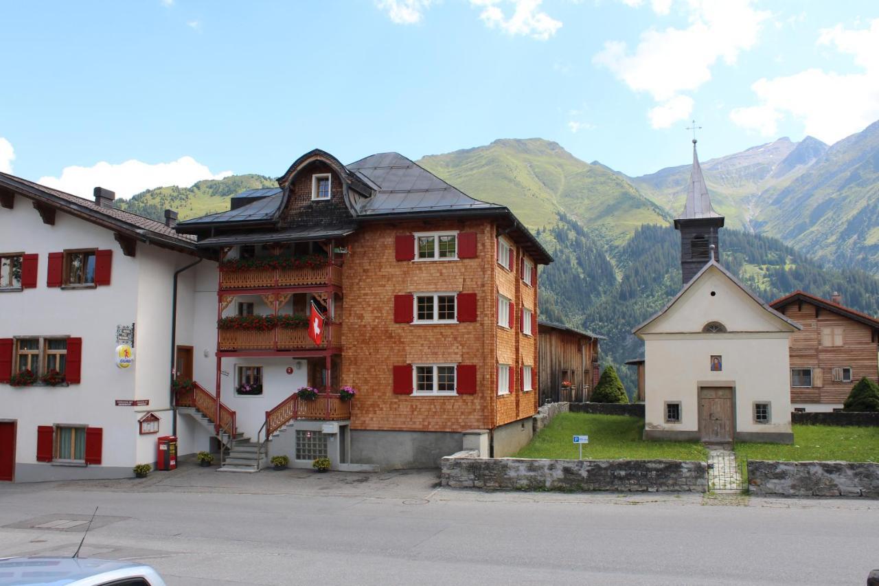 Hotel Pez Regina Lumbrein Exteriör bild