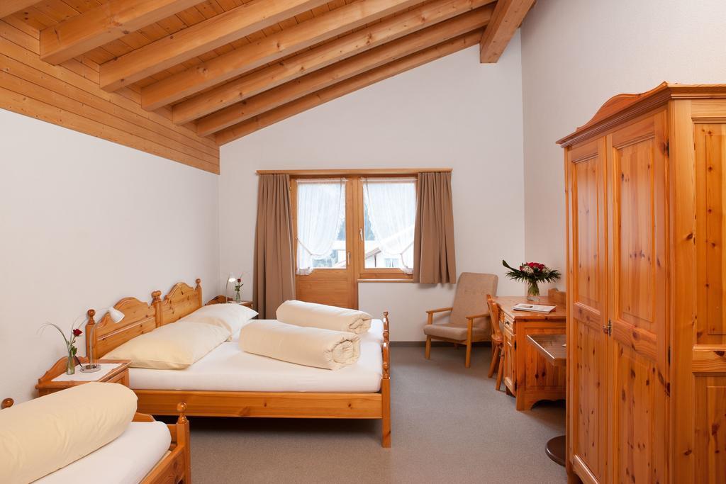 Hotel Pez Regina Lumbrein Rum bild