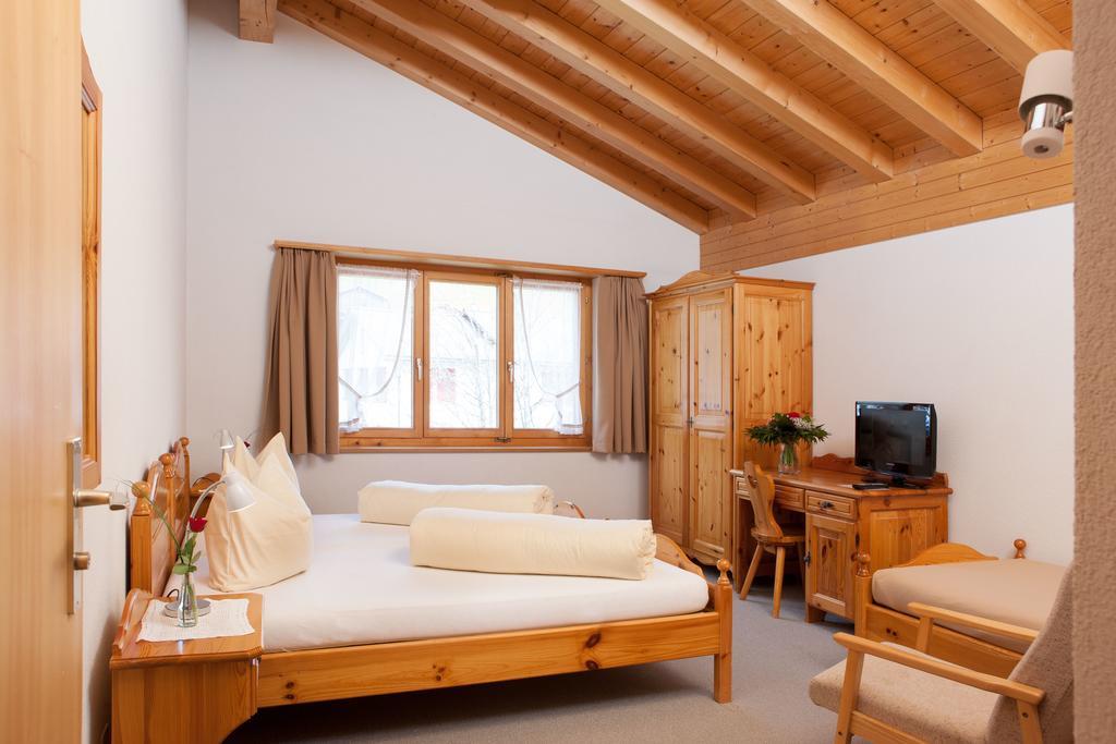 Hotel Pez Regina Lumbrein Rum bild