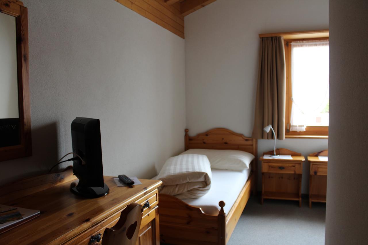 Hotel Pez Regina Lumbrein Rum bild